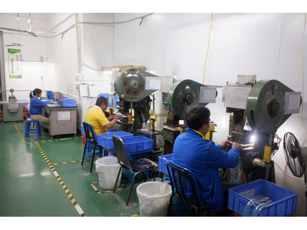 The working principle of MOS transistor in power management chip IC